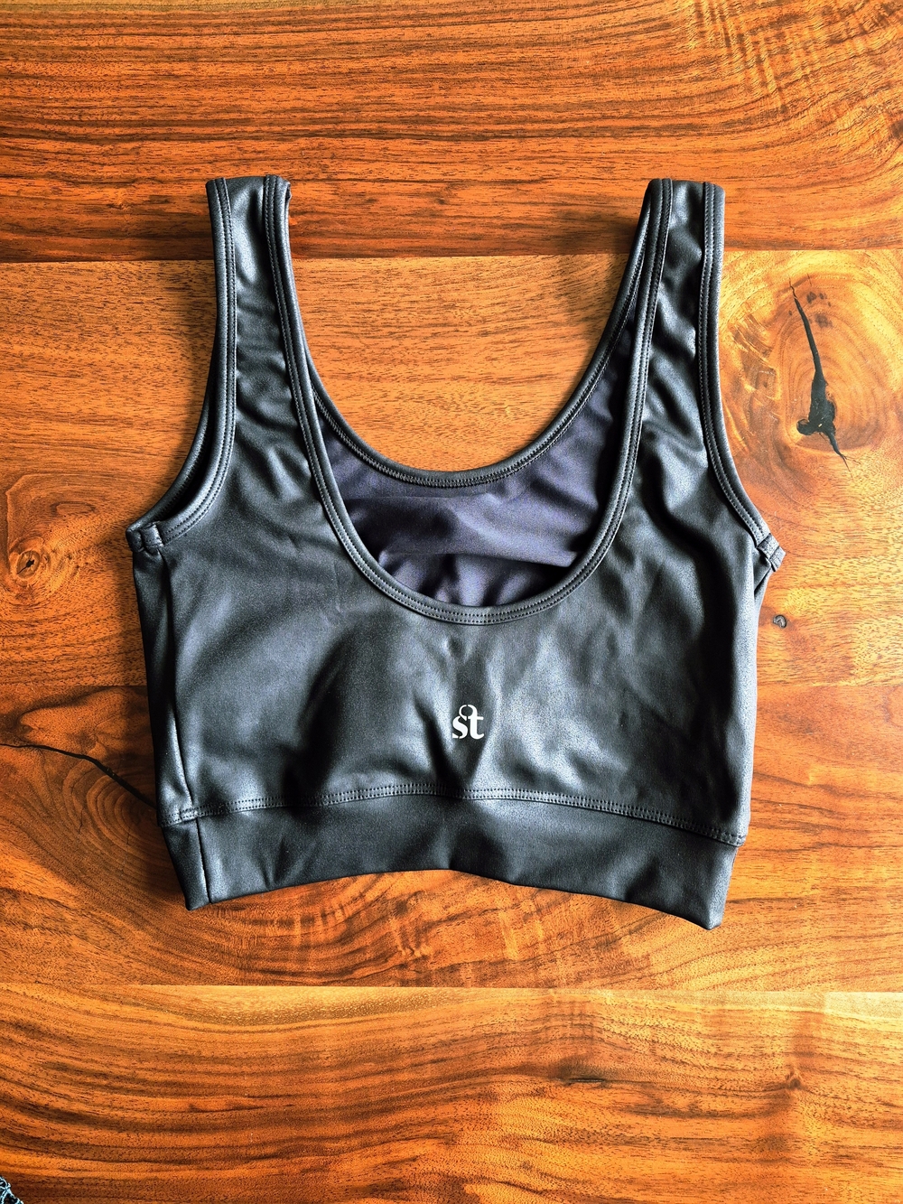 Strut This- Black Faux Leather Activewear Crop Top & High-Waist Leggings Set - Picture 4 of 5
